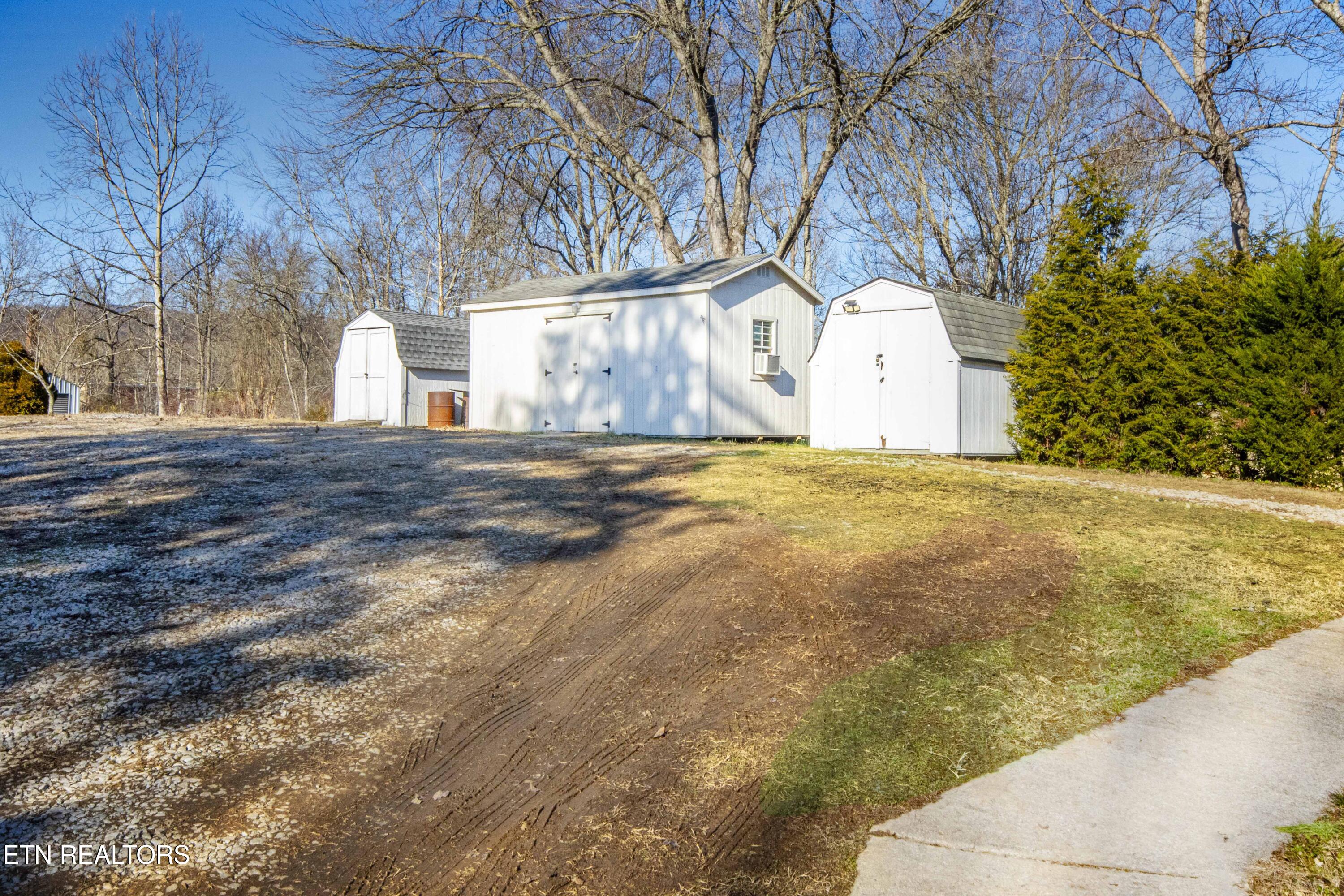 118 Bennett Road Oliver Springs, TN 37840 - Photo 40 of 48 V19A9517