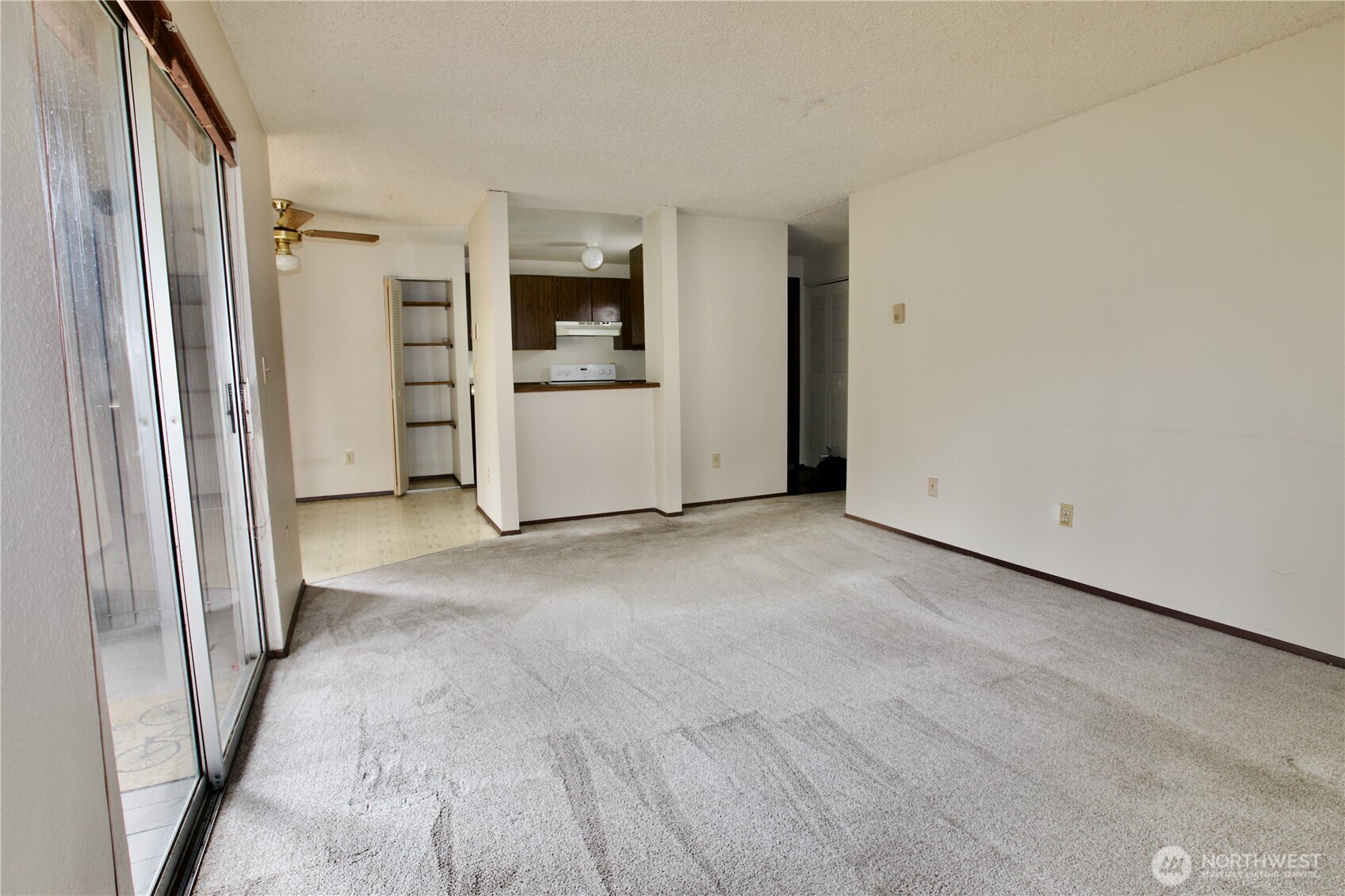 4601 Southwest 320th Street, Unit Q5 Federal Way, WA 98023 - Photo 4 of 19