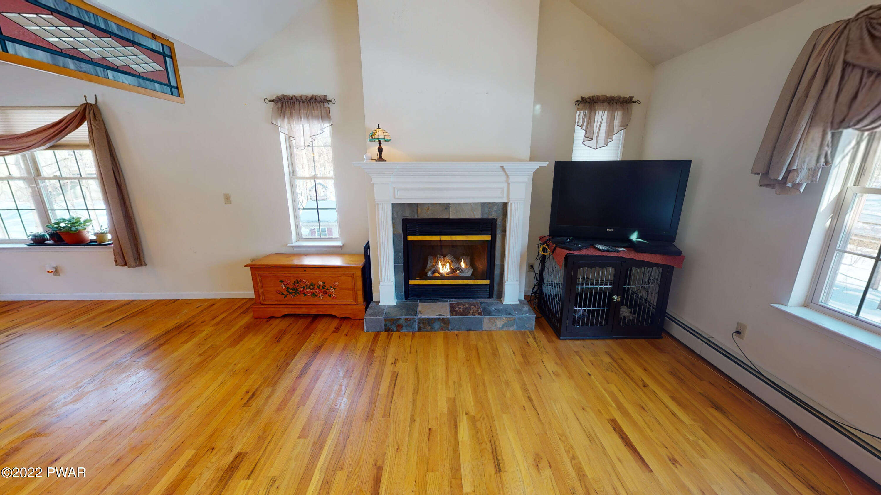 144 Rabbit Run Milford, PA 18337 - Photo 6 of 50 9 Fireplace