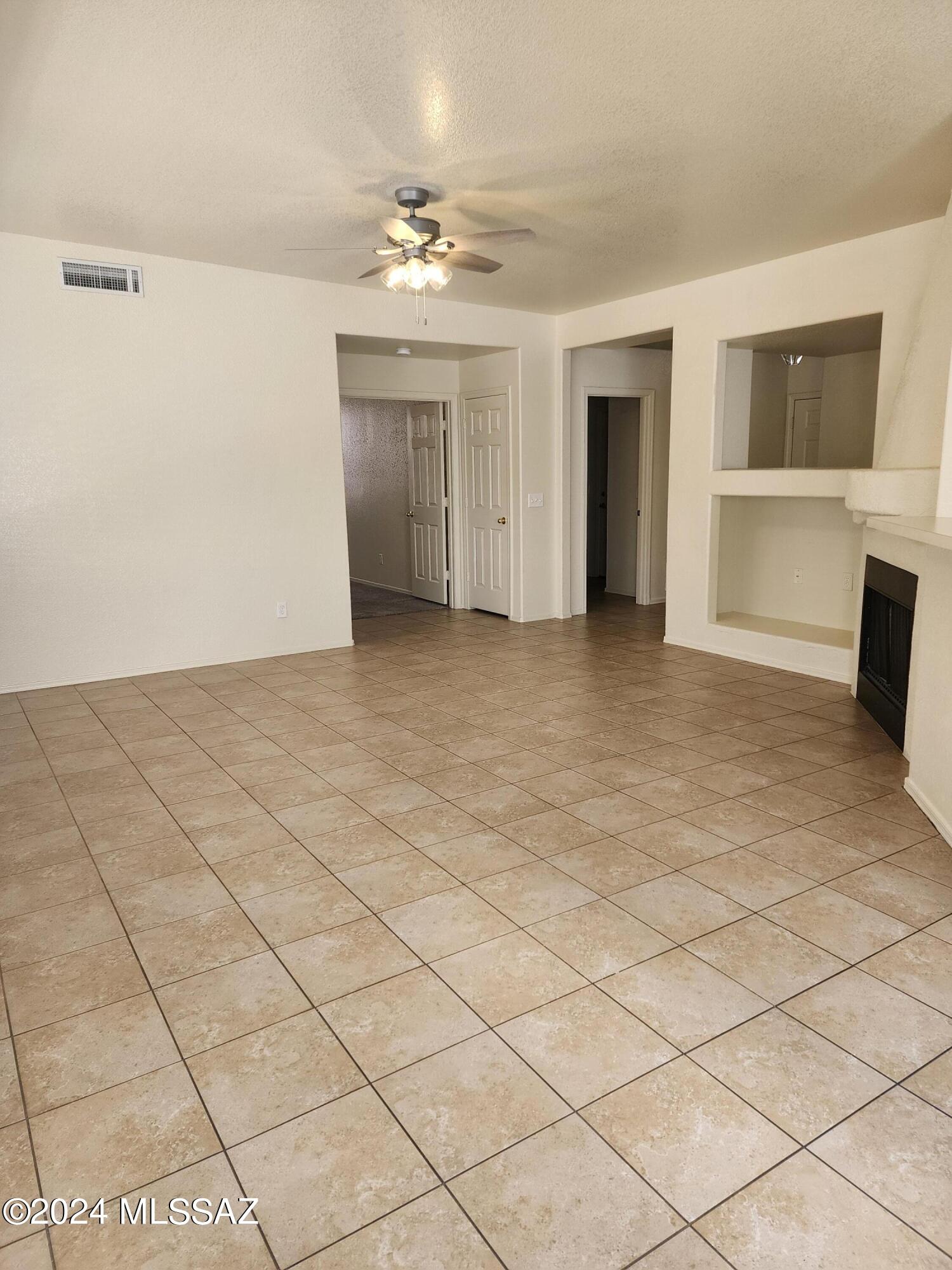 5556 South Swires Road Tucson, AZ 85746 - Photo 5 of 19 Gallery Image 5