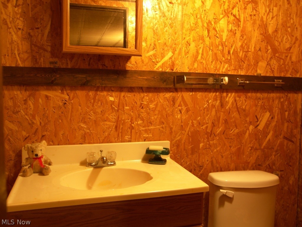 1721 Avalon Road Cleveland, OH 44112 - Photo 26 of 31