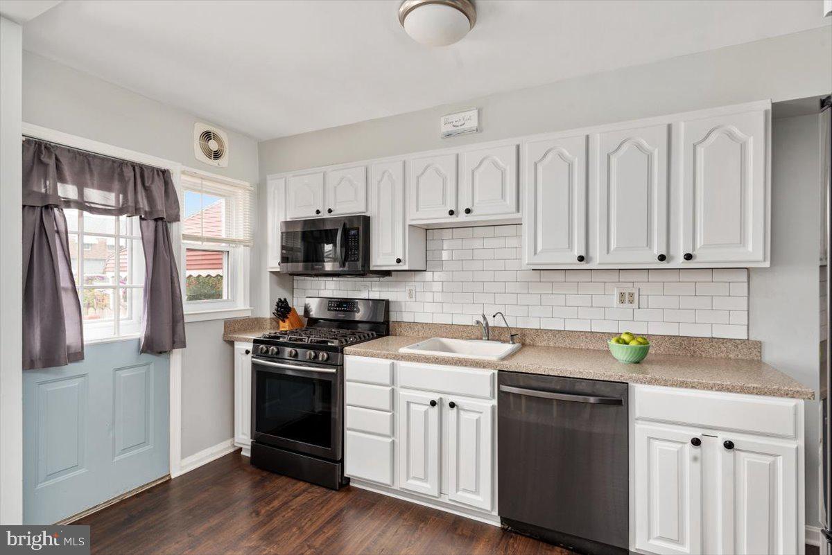 1909 Wareham Road Baltimore, MD 21222 - Photo 11 of 33