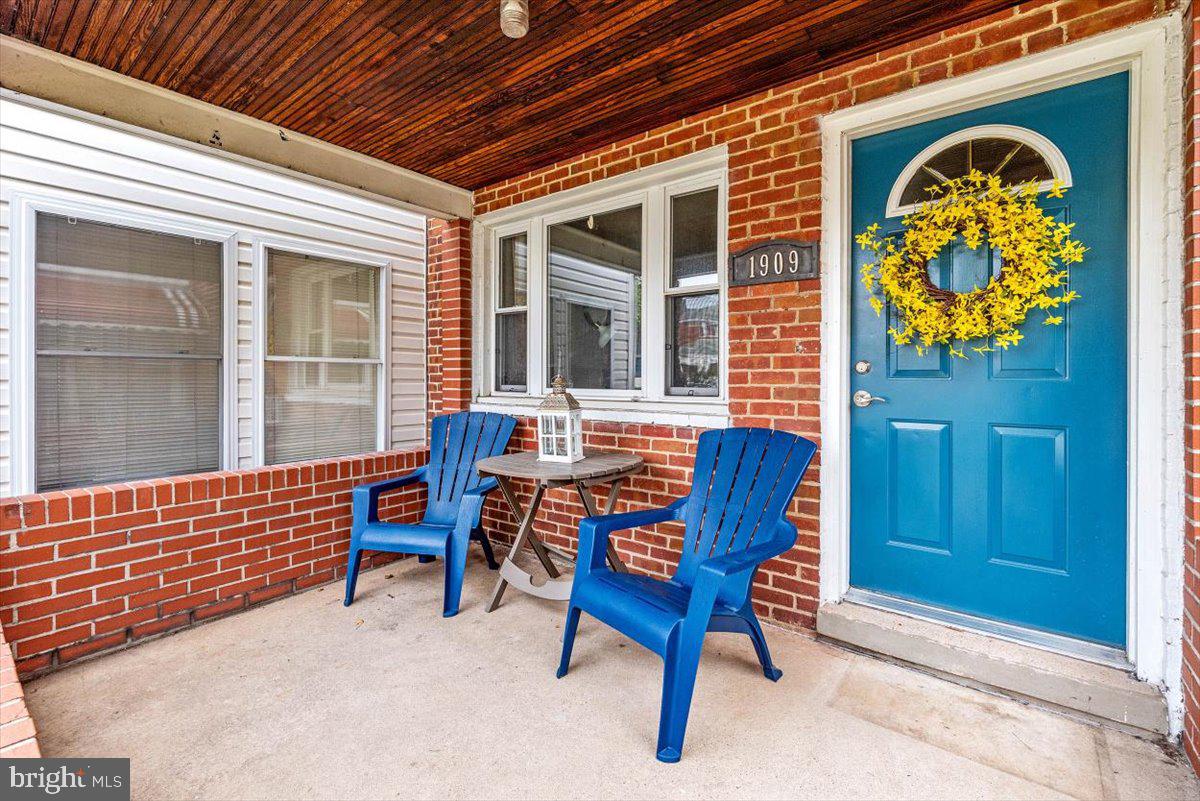 1909 Wareham Road Baltimore, MD 21222 - Photo 5 of 33