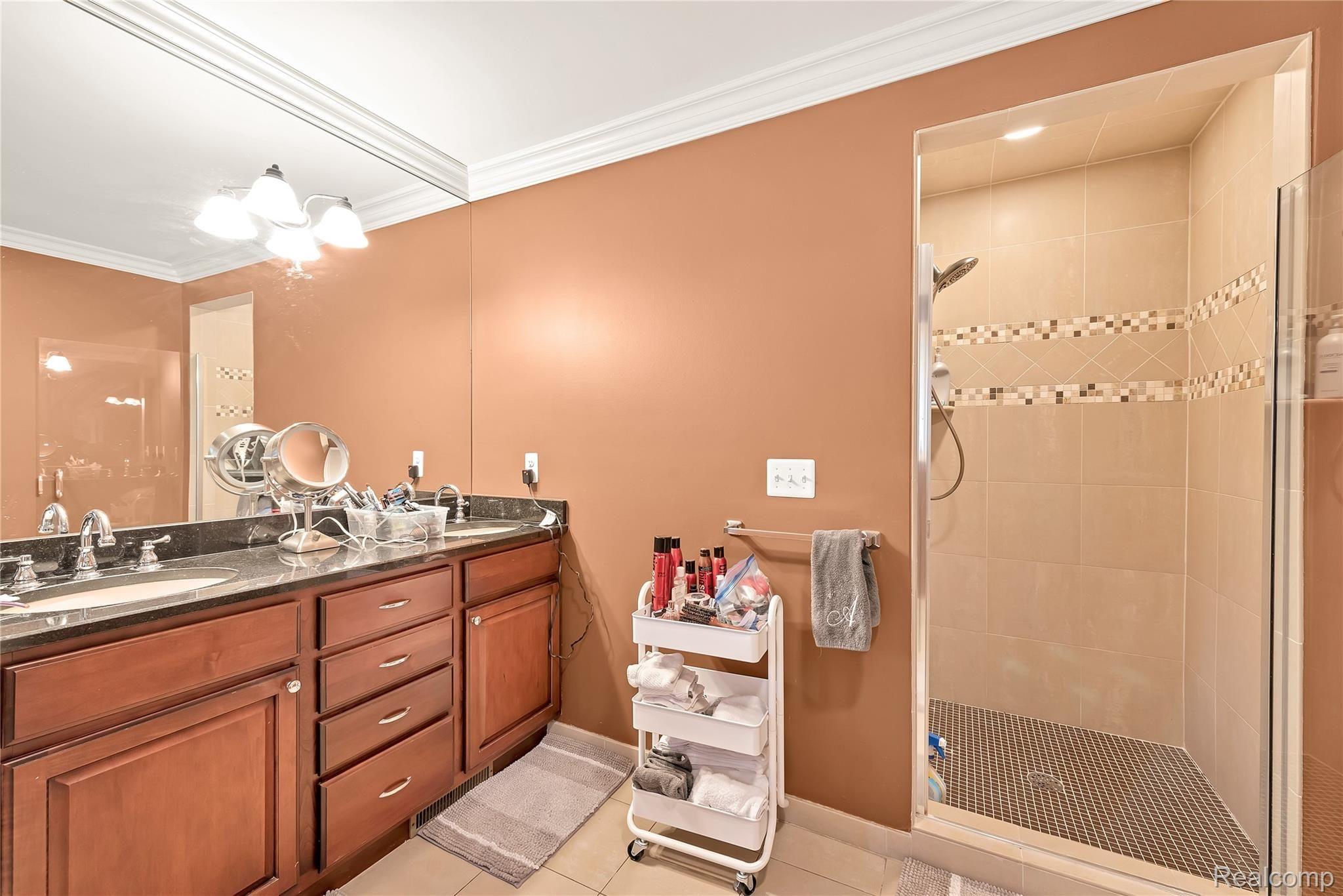 510 Thorntree Road Grosse Pointe, MI 48236 - Photo 15 of 40 Master Bathroom - 1