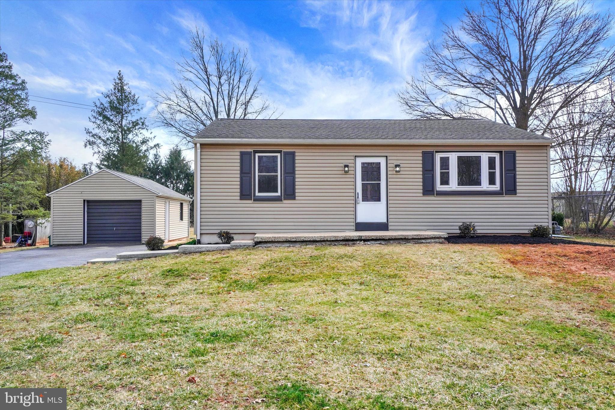 55 Claystone Road York, PA 17408 - Photo 1 of 20 Gallery Image 1
