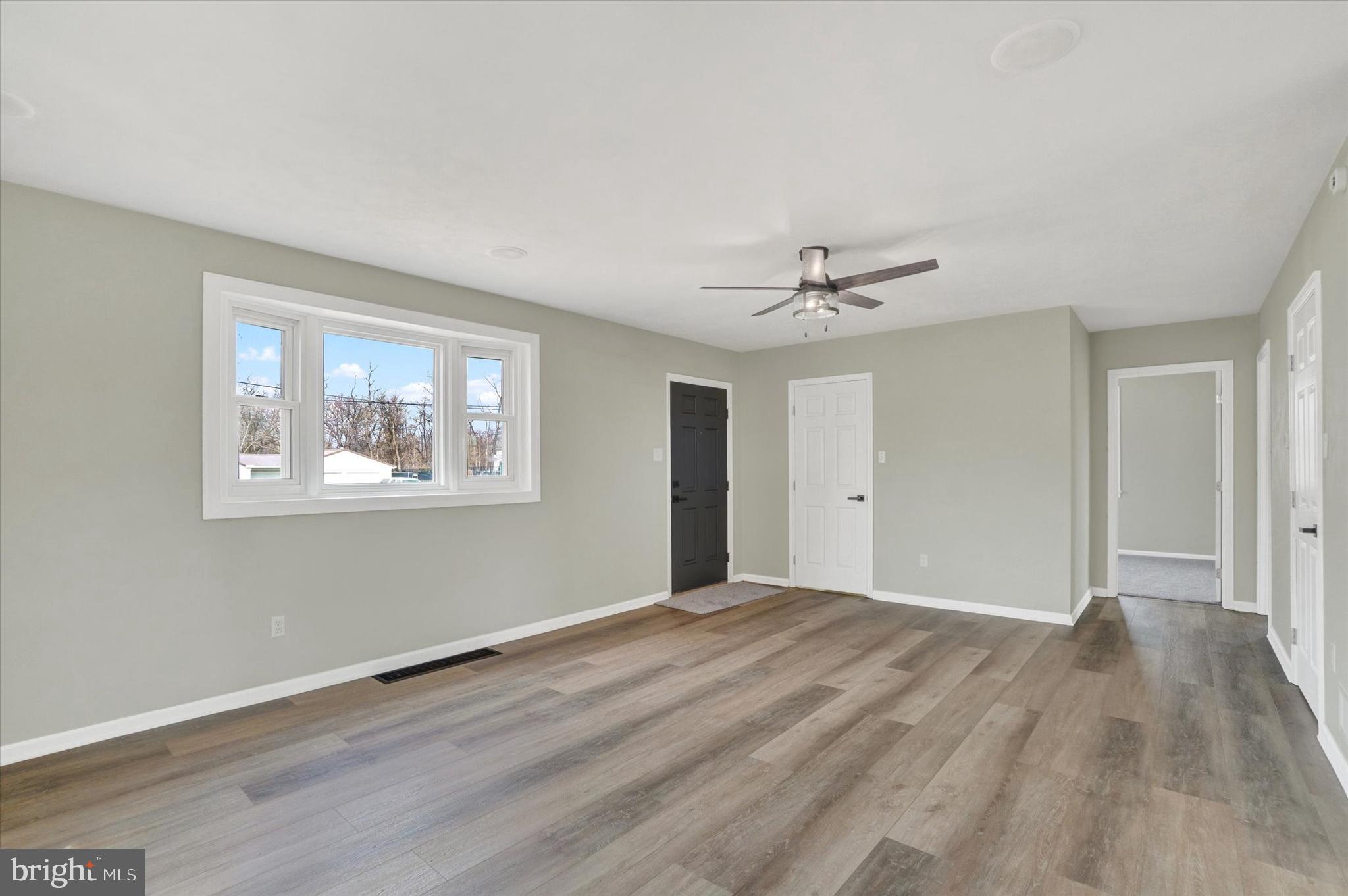 55 Claystone Road York, PA 17408 - Photo 4 of 20 Gallery Image 4