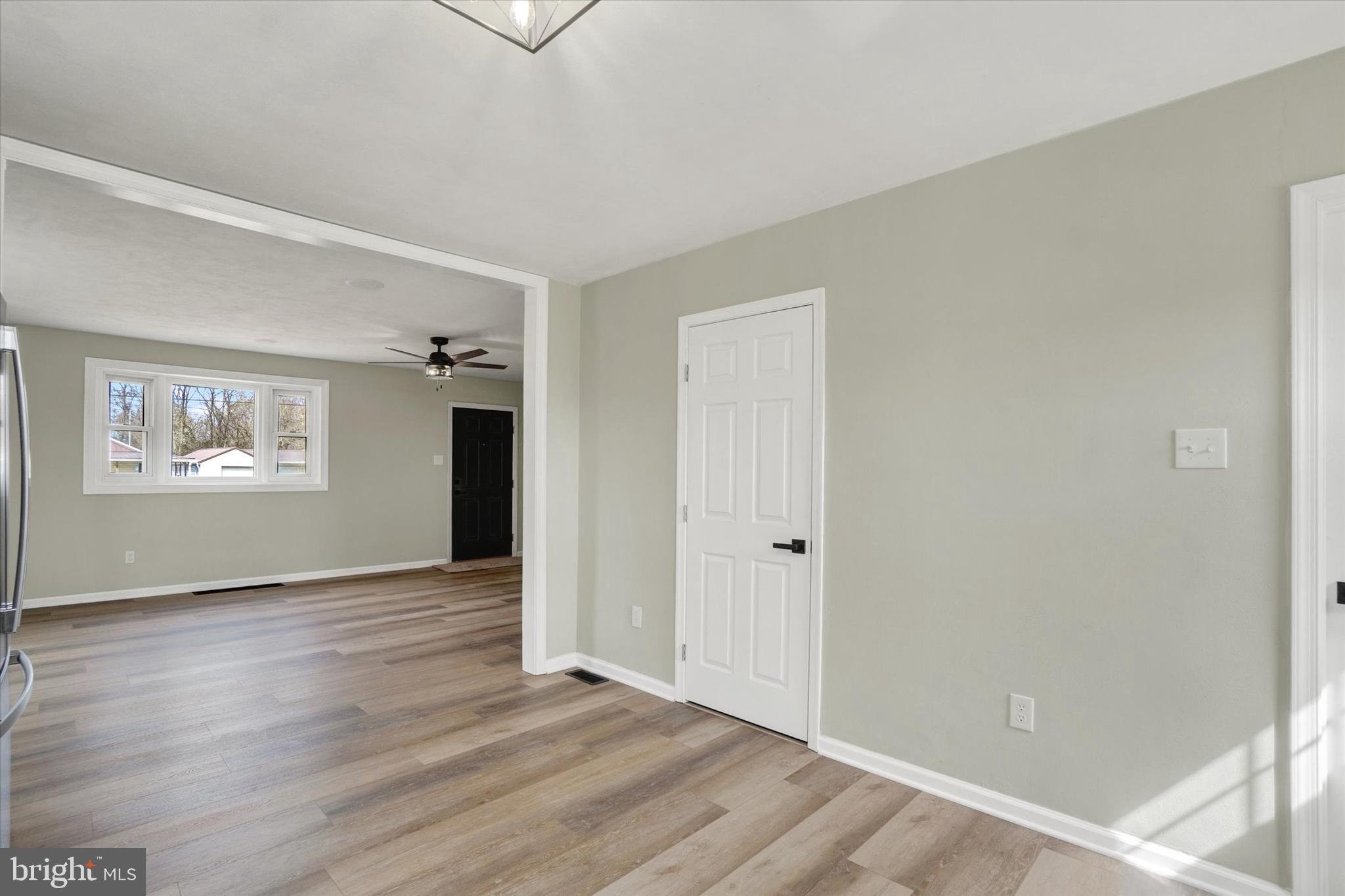 55 Claystone Road York, PA 17408 - Photo 7 of 20 Kitchen is open to LR