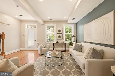 $895,000 | 1425 C Street Northeast, Washington, DC 20002