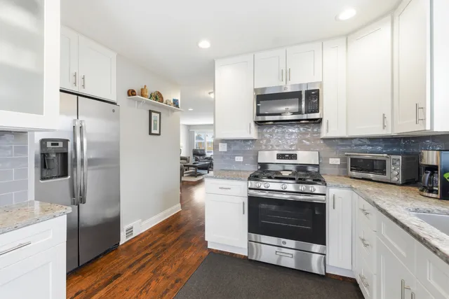 $3,200 | 4400 Opal Avenue, Norridge, IL 60706