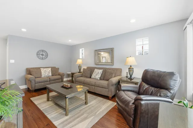 $3,200 | 4400 Opal Avenue, Norridge, IL 60706