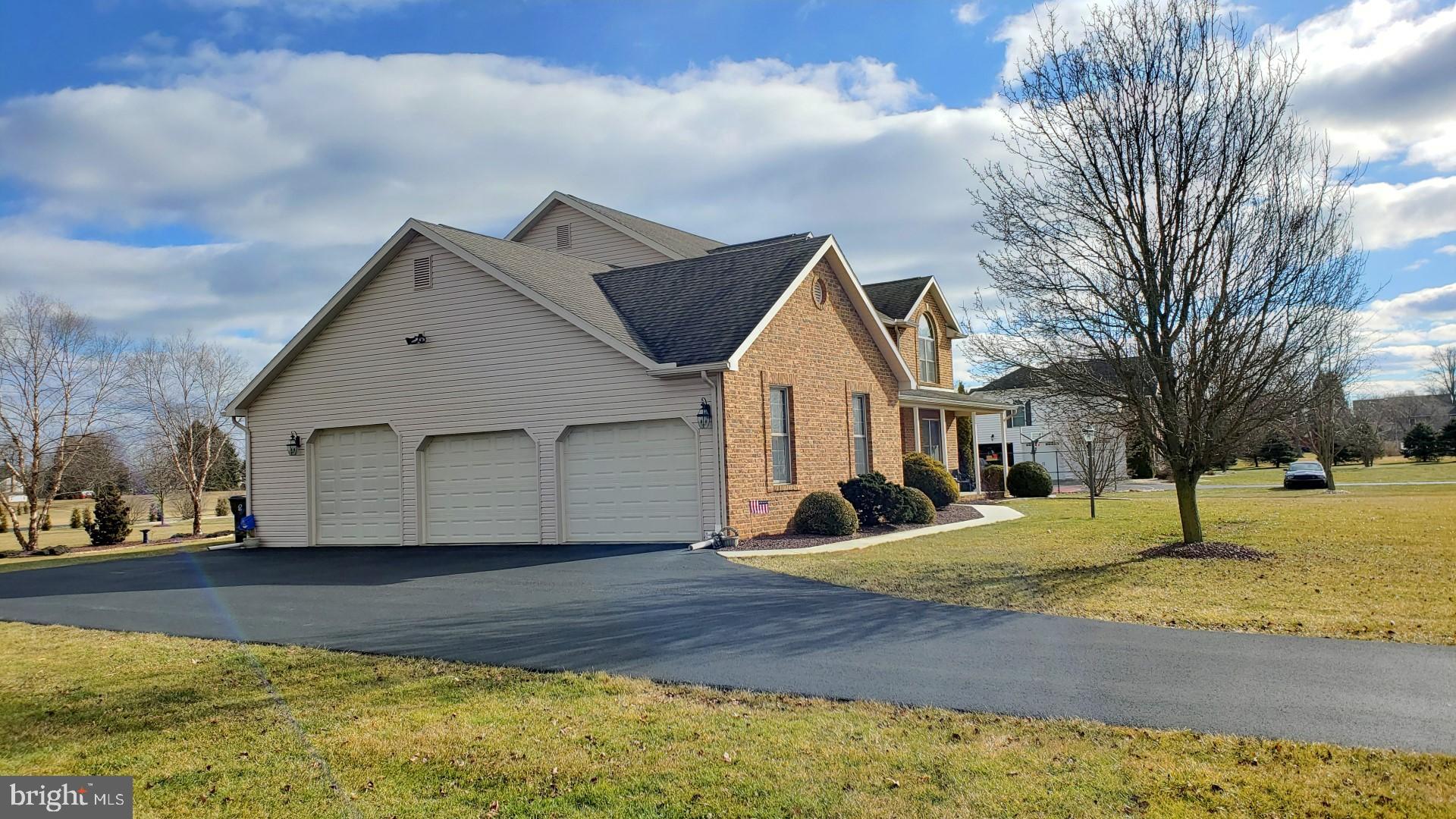 375 South Middlesex Road Carlisle, PA 17015 - Photo 5 of 49 3-car oversized garage