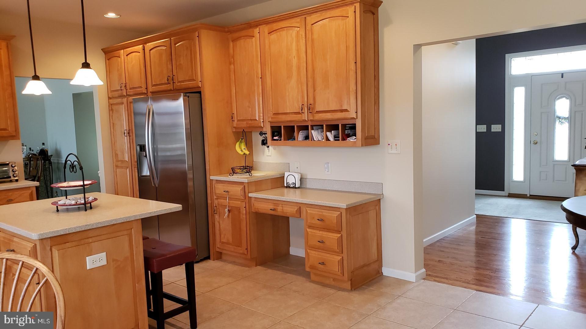 375 South Middlesex Road Carlisle, PA 17015 - Photo 9 of 49 Spacious kitchen with island seating