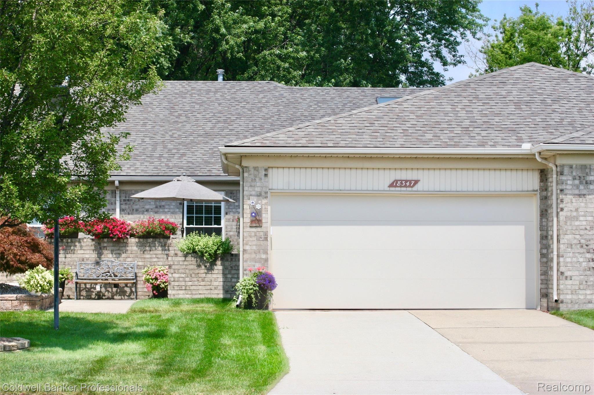 18347 Pleasant Valley Drive Macomb, MI 48044 - Photo 2 of 55 fullsizeoutput_56f.jpeg