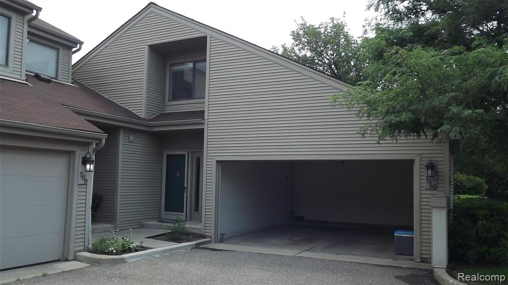 710 Preston Court, Unit 174 Rochester Hills, MI 48307 - Photo 1 of 19