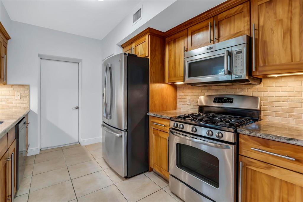 2300 Southwest 24th Street Miami, FL 33145 - Photo 13 of 44