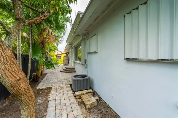$4,000 | 2300 Southwest 24th Street, Miami, FL 33145