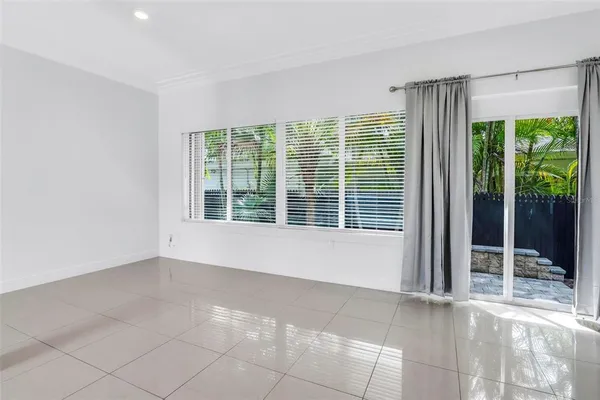 $4,000 | 2300 Southwest 24th Street, Miami, FL 33145