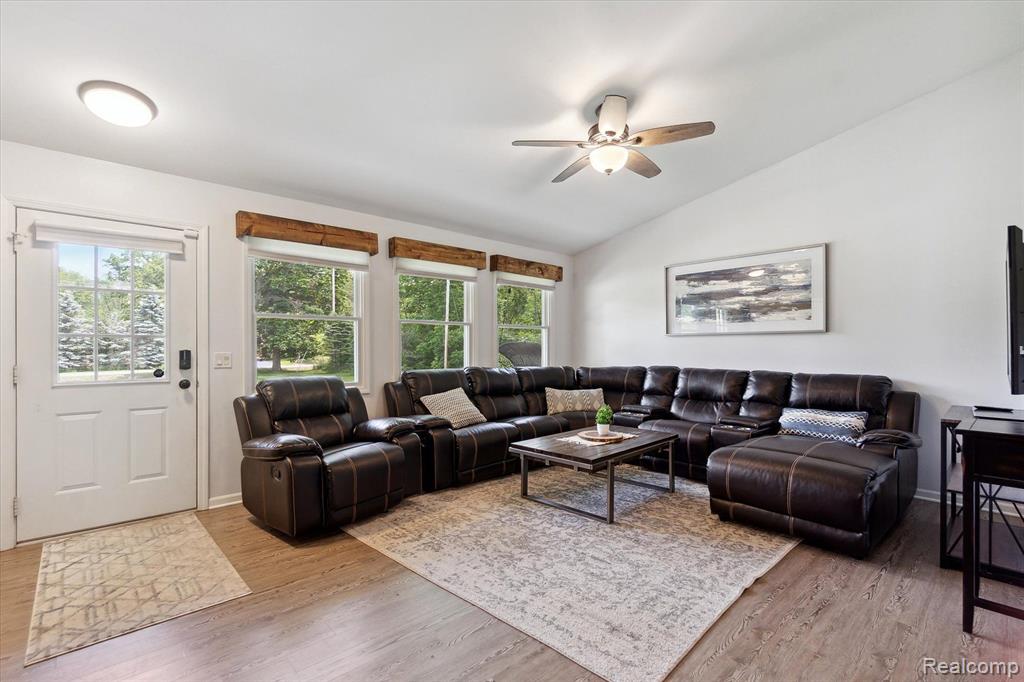 14244 Seymour Road Linden, MI 48451 - Photo 17 of 67 Gallery Image 17