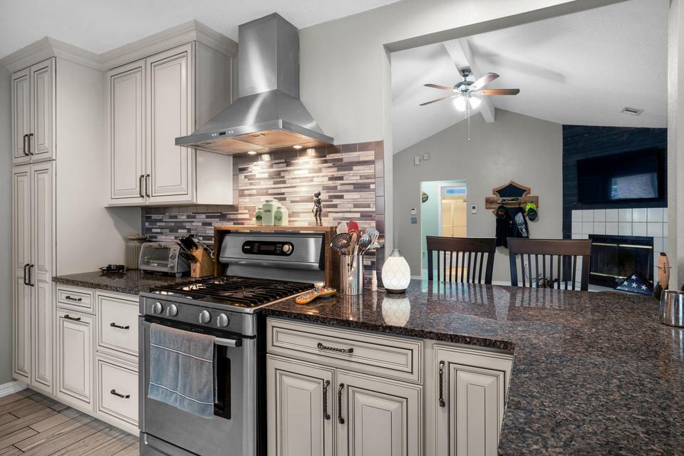 318 Pelham Road Fort Walton Beach, FL 32547 - Photo 10 of 21 20250529195207162478000000-o