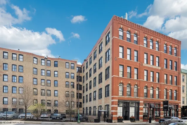 $2,300 | 525 North Halsted Street, Unit 408, Chicago, IL 60642