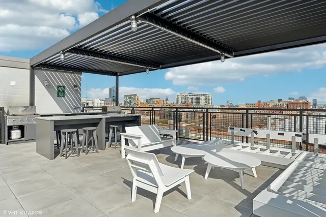 $2,300 | 525 North Halsted Street, Unit 408, Chicago, IL 60642