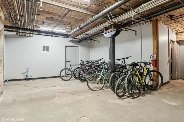 $2,300 | 525 North Halsted Street, Unit 408, Chicago, IL 60642