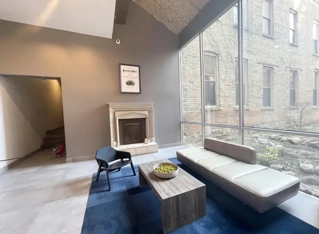 $2,300 | 525 North Halsted Street, Unit 408, Chicago, IL 60642