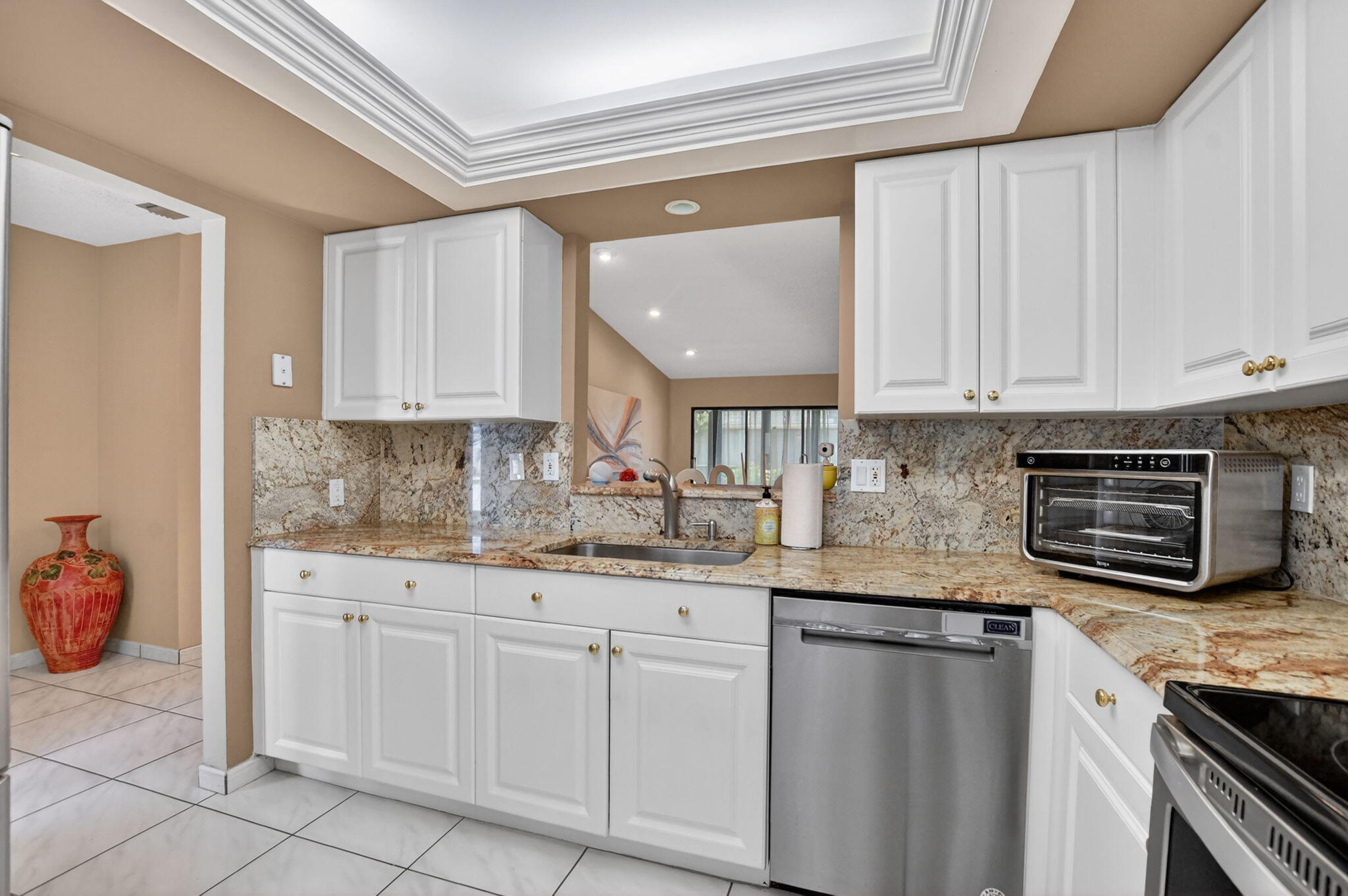 10953 Lake Front Place Boca Raton, FL 33498 - Photo 12 of 40 14-web-or-mls-DSC_6597