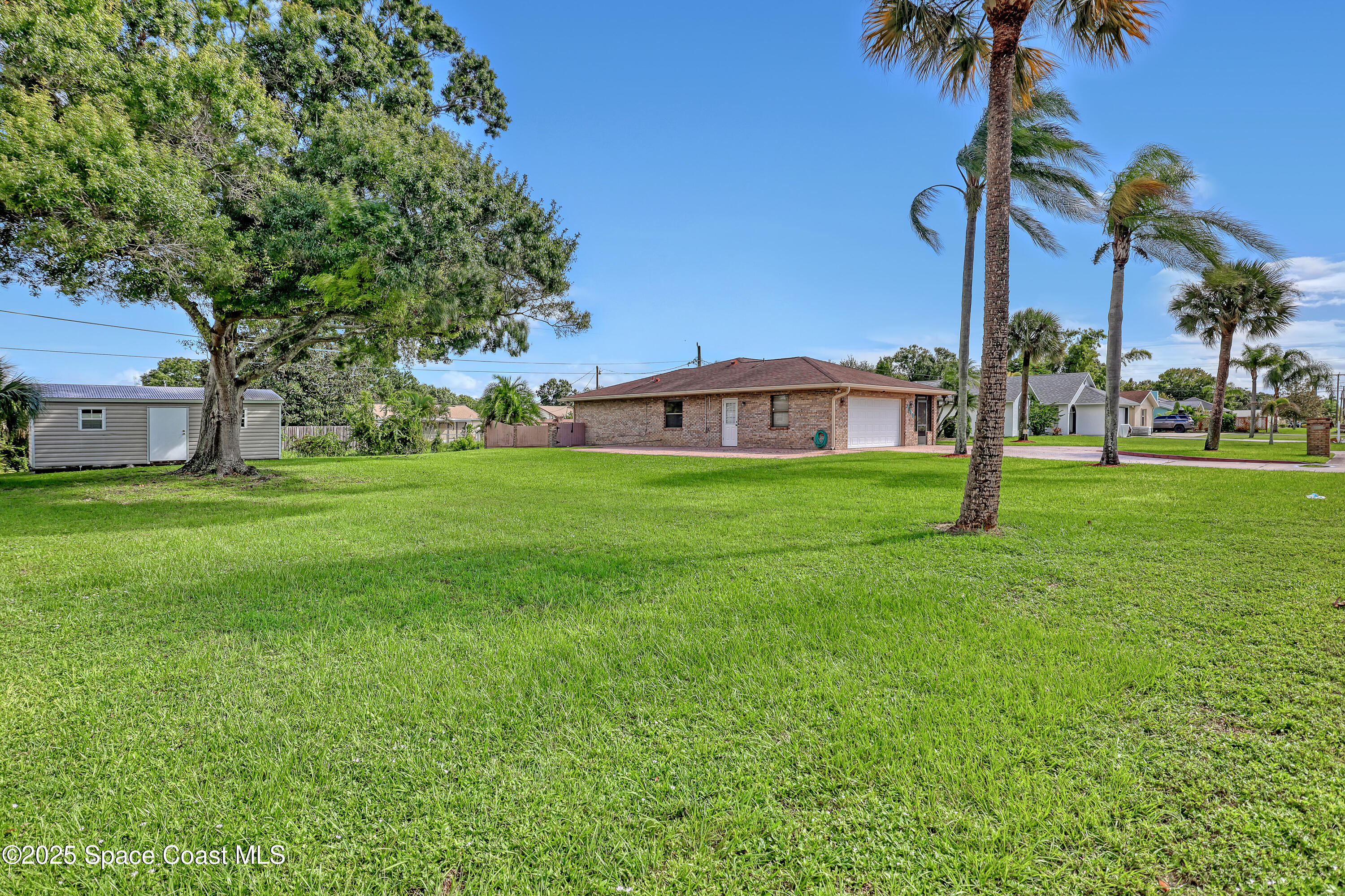 2048 Henry Avenue Melbourne, FL 32904 - Photo 3 of 46 2048 Henry (1)