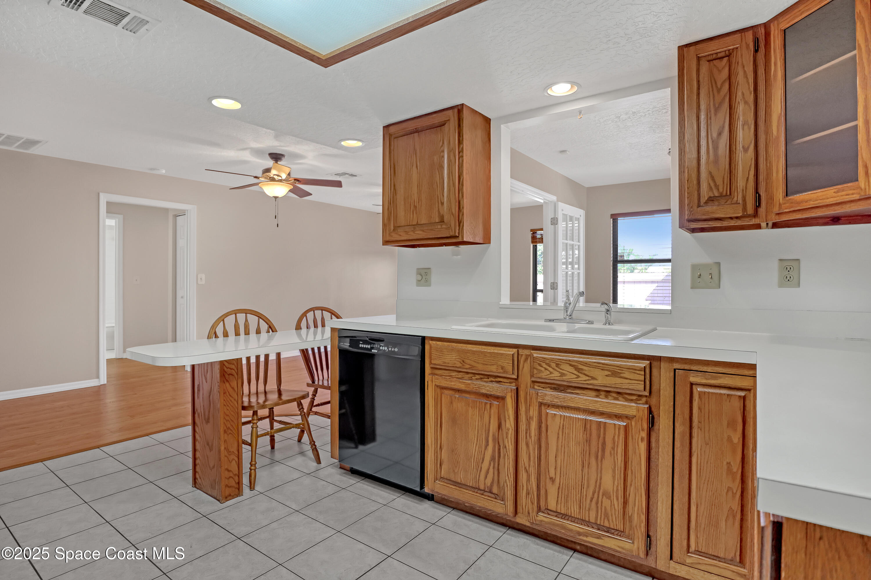 2048 Henry Avenue Melbourne, FL 32904 - Photo 8 of 46 2048 Henry (21)
