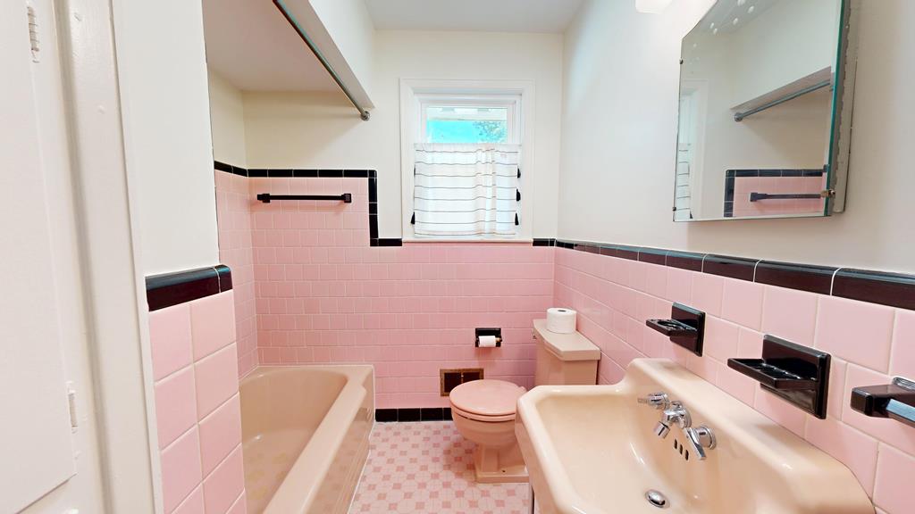 2917 Edgewood Road Columbus, GA 31906 - Photo 45 of 63 mod retro bathroom