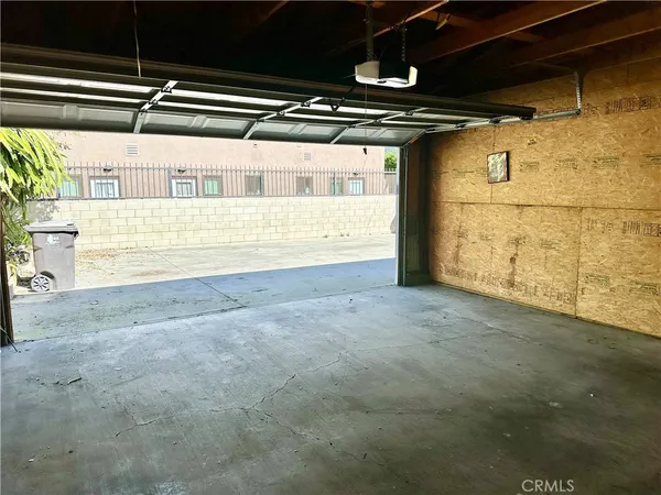 $3,600 | 731 West 5th Street, Long Beach, CA 90802