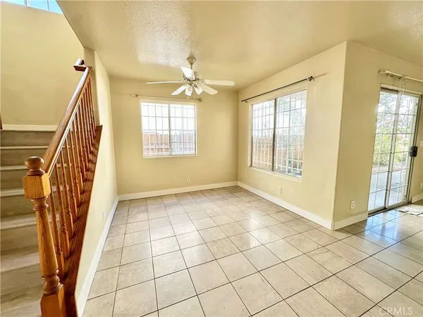 $3,600 | 731 West 5th Street, Long Beach, CA 90802