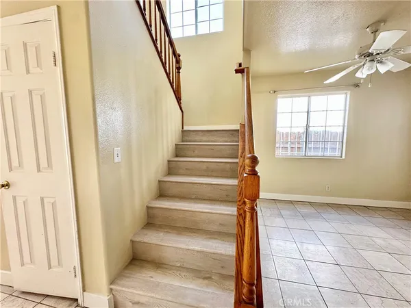 $3,600 | 731 West 5th Street, Long Beach, CA 90802