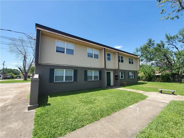 $995 | 116 Zeta Street, Unit C, Belle Chasse, LA 70037