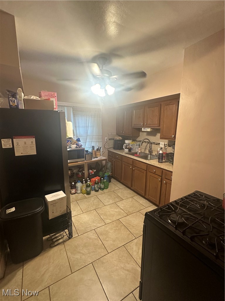 911 Roanoke Road Cleveland, OH 44121 - Photo 2 of 6 Gallery Image 2