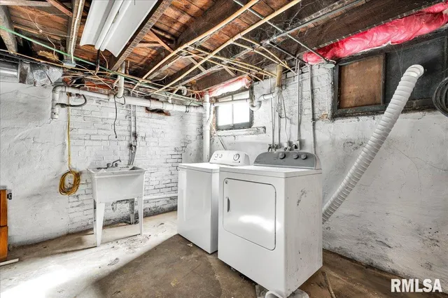 $135,000 | 1814 West Barker Avenue, Peoria, IL 61606