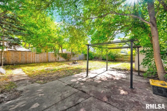 $135,000 | 1814 West Barker Avenue, Peoria, IL 61606