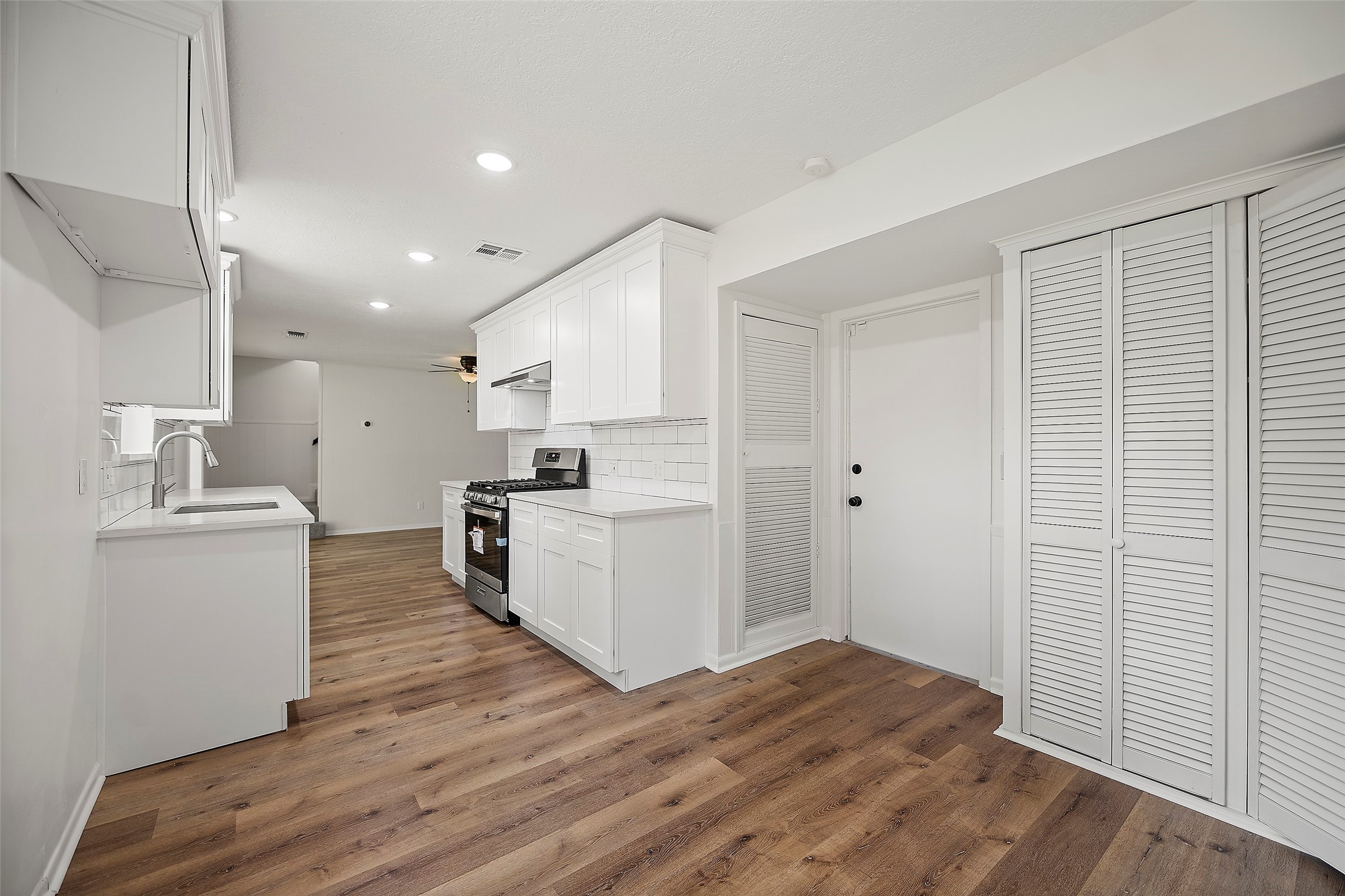 10642 Mayfield Road Houston, TX 77043 - Photo 18 of 40 Gallery Image 18