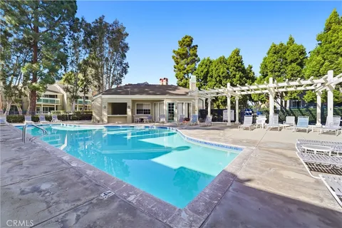 $899,000 | 19401 Sunray Lane, Unit 204, Huntington Beach, CA 92648
