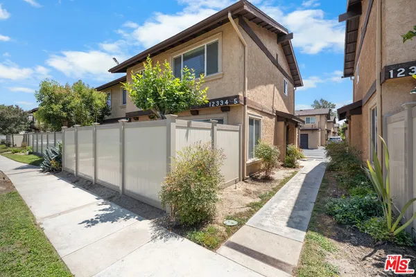 $610,000 | 12334 Runnymede Street, Unit 5, North Hollywood, CA 91605