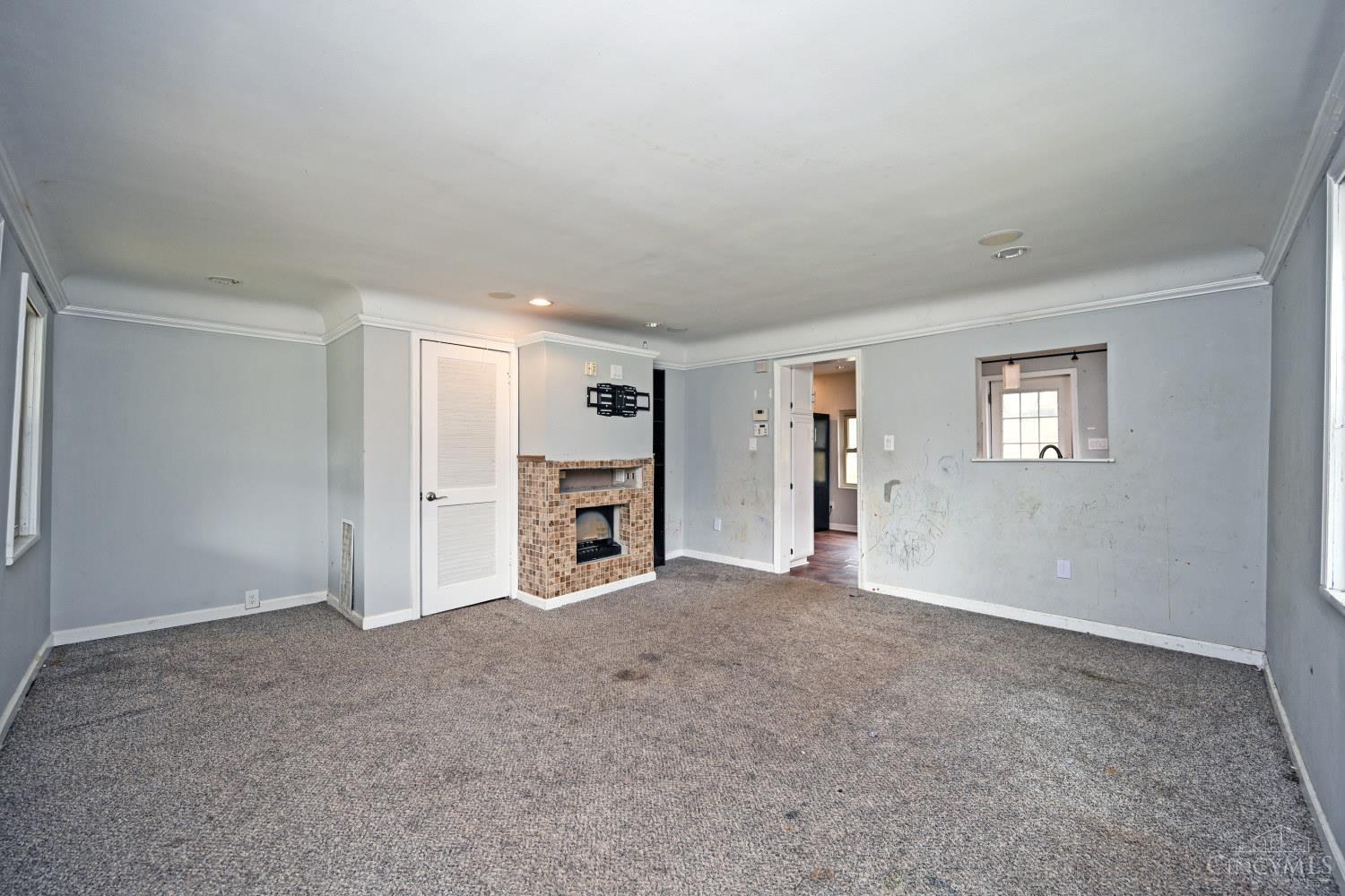 3964 Hubble Road Cincinnati, OH 45247 - Photo 8 of 37 Gallery Image 8