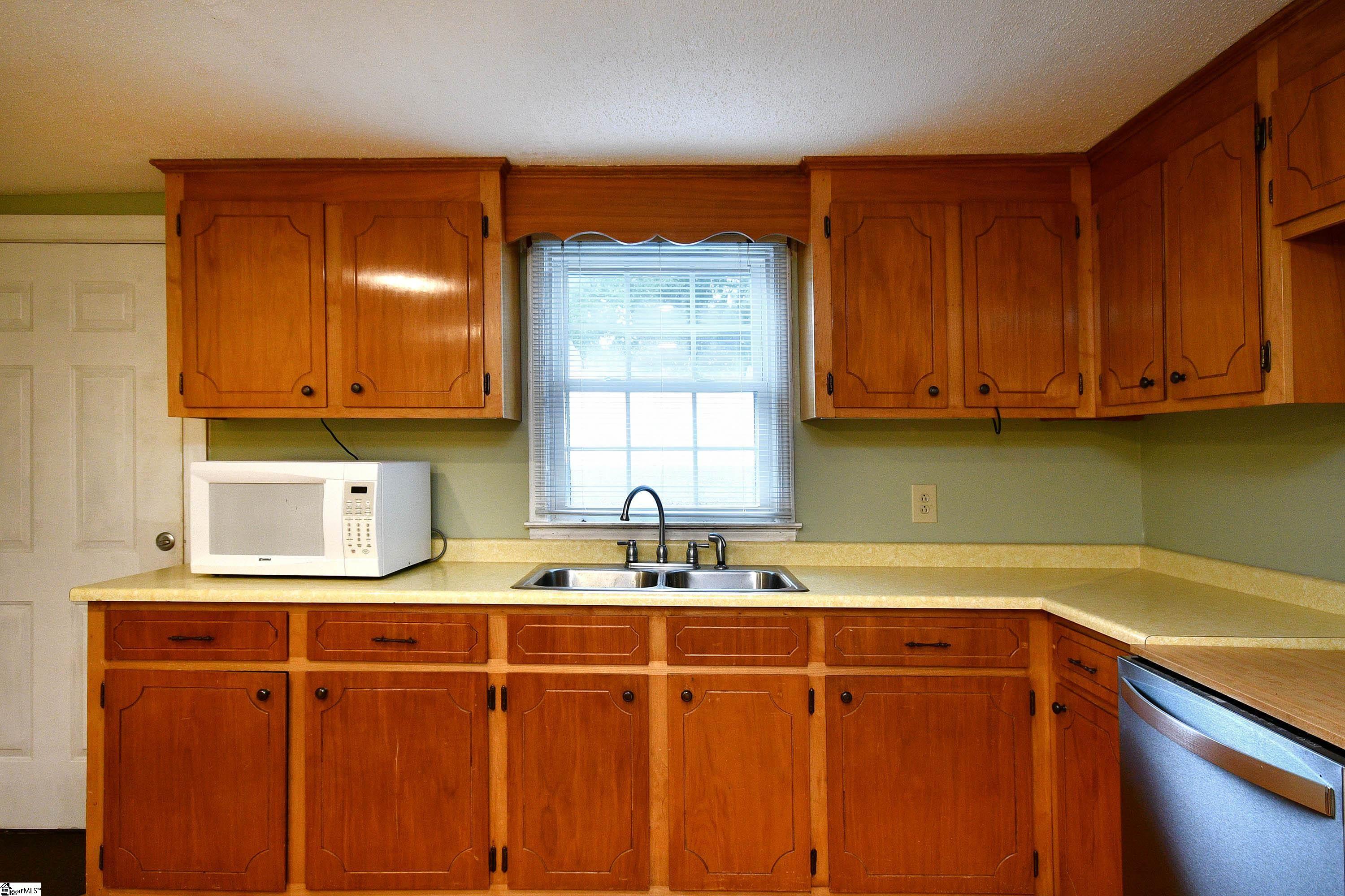 529 Mile Creek Road Pickens, SC 29671 - Photo 11 of 33