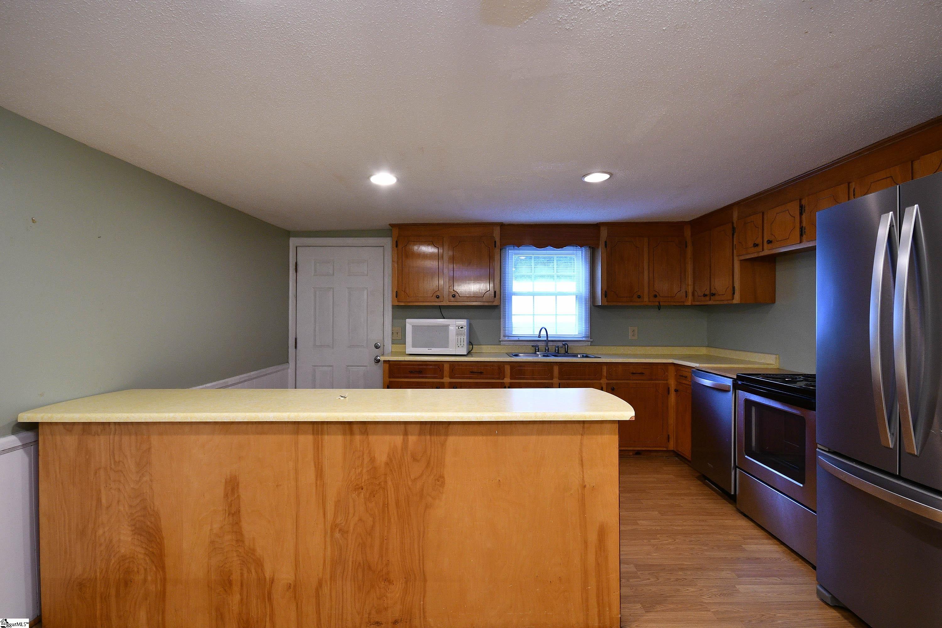 529 Mile Creek Road Pickens, SC 29671 - Photo 10 of 33