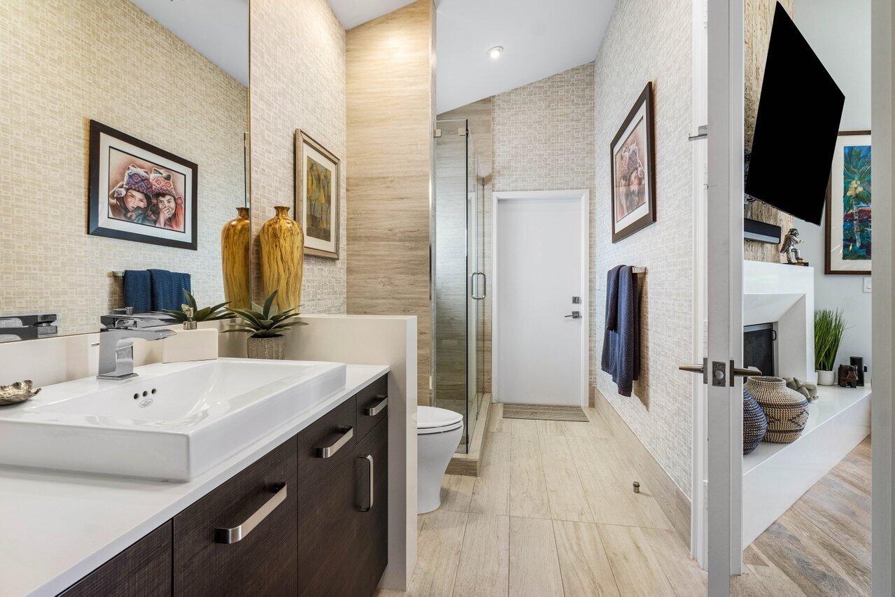 4693 Bocaire Boulevard Boca Raton, FL 33487 - Photo 21 of 57 Guest bath