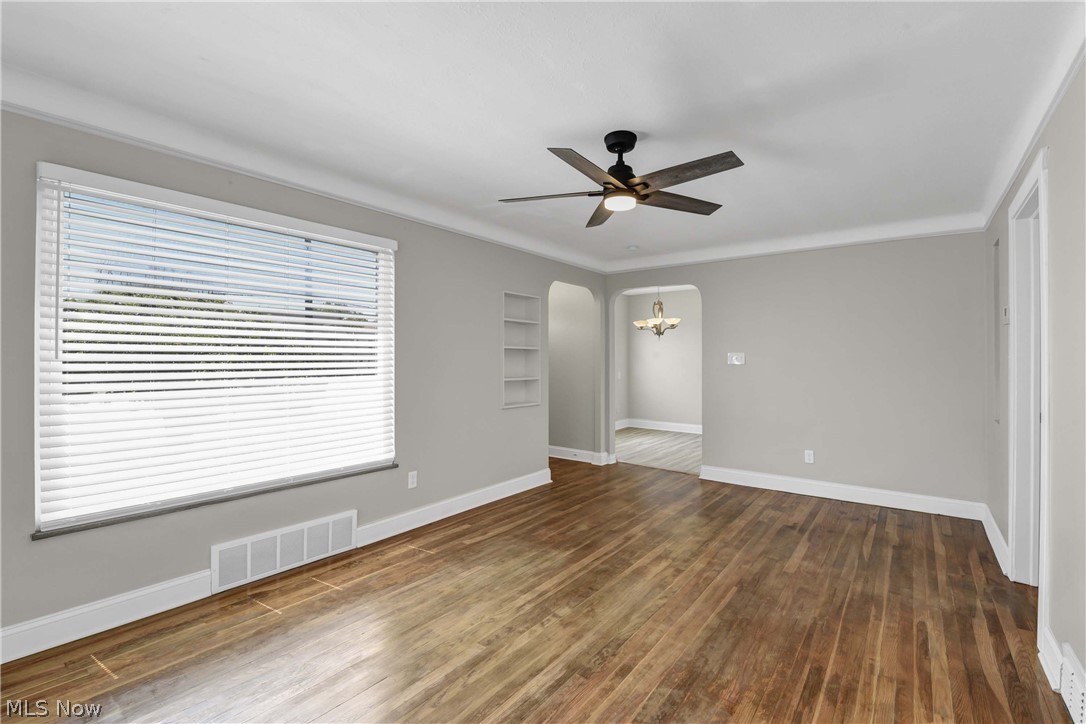 6214 Snow Road Parma, OH 44129 - Photo 11 of 46