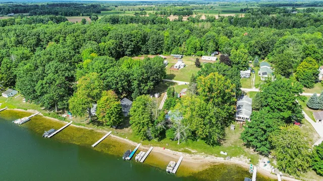 $200,000 | 6662 Lorne Drive, Pentwater, MI 49449