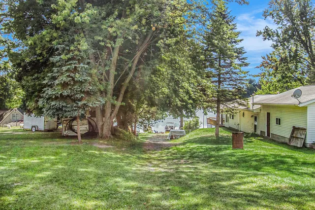 $200,000 | 6662 Lorne Drive, Pentwater, MI 49449