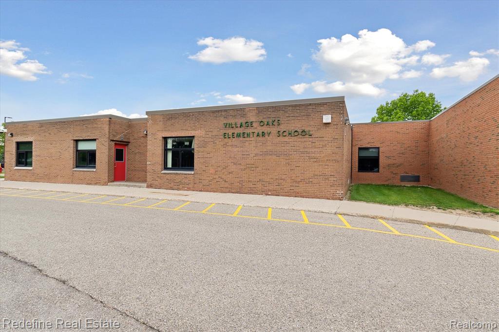 40409 Oak Tree Novi, MI 48375 - Photo 35 of 47 Gallery Image 35