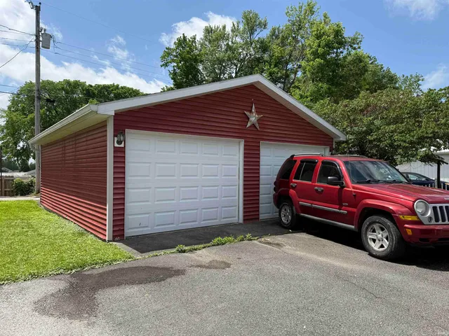 $319,900 | 1418 19th Street, Bedford, IN 47421